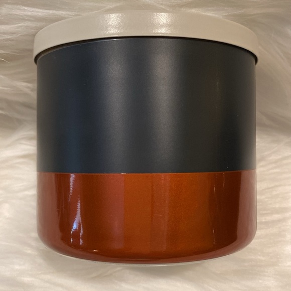 “No. 33” Limited Edition BBW / WB, 3-Wick Scented Candle, 14.5 oz / 411 g, NWTag - Picture 5 of 6